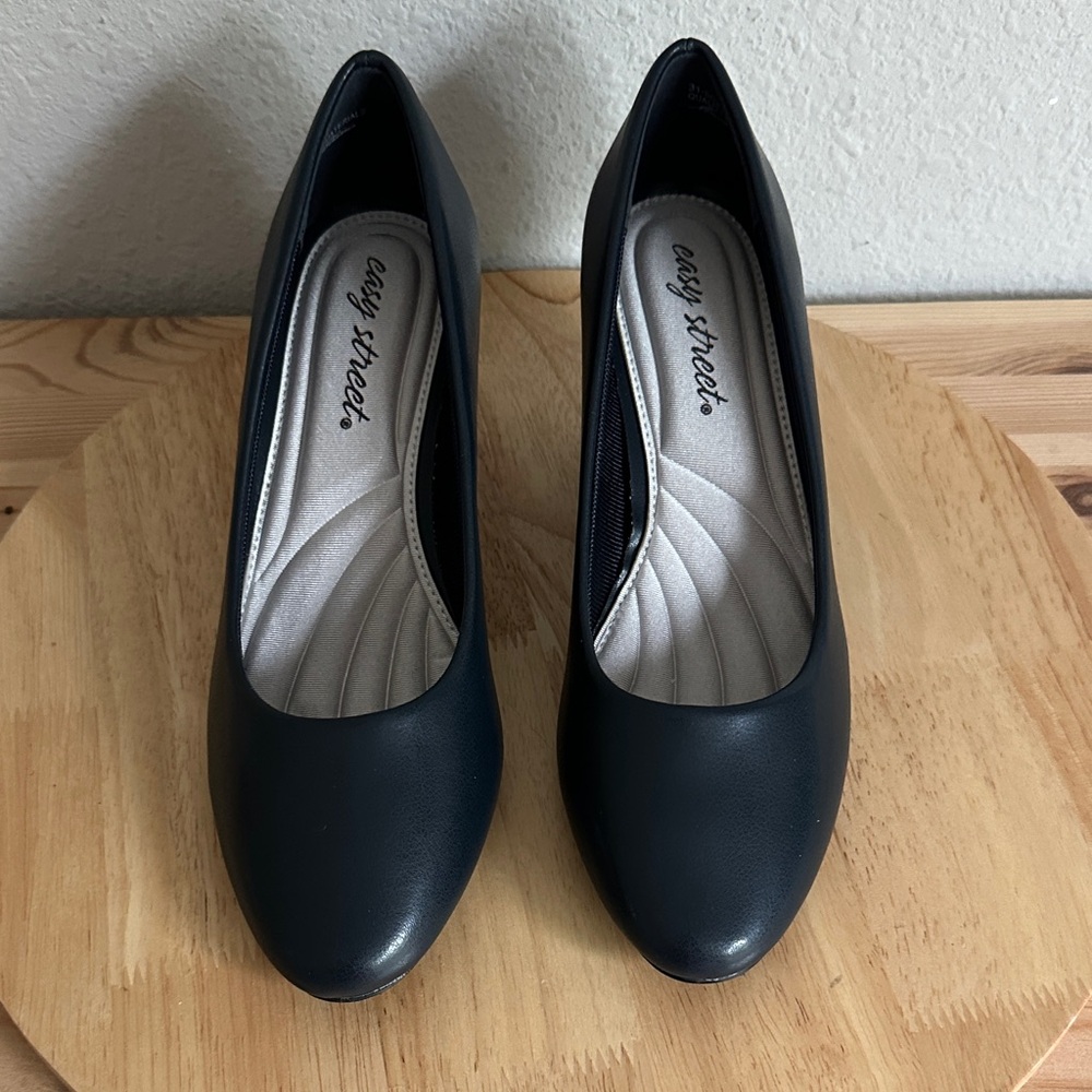 Easy Street Ballari Womens Round Stiletto Heel Pumps